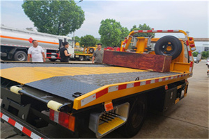 富川附近拖车电话号码服务